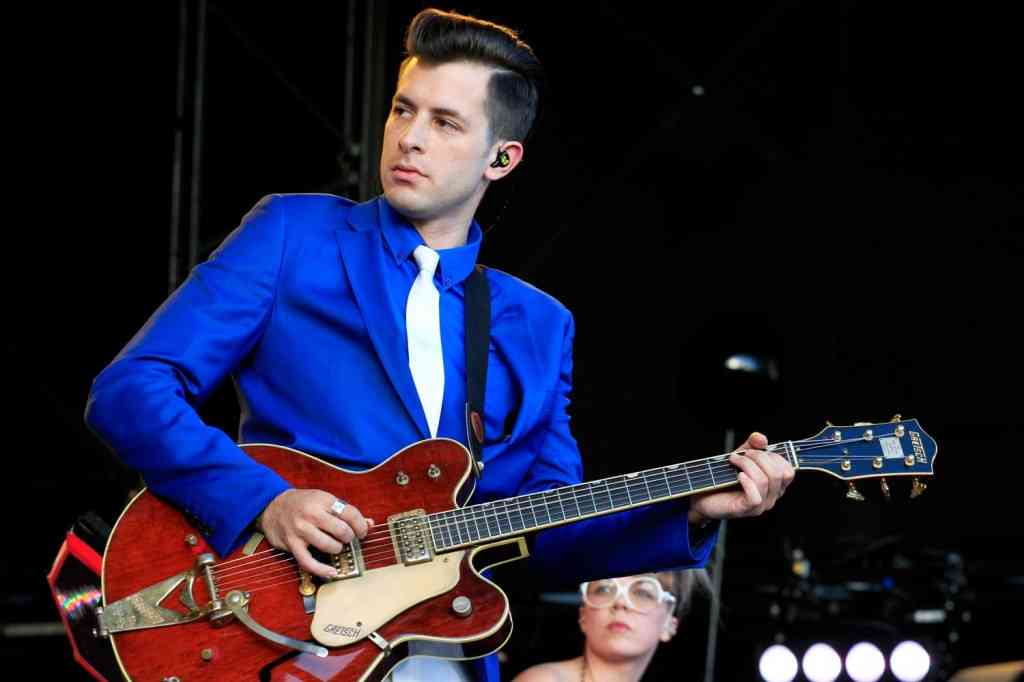 costum mark ronson