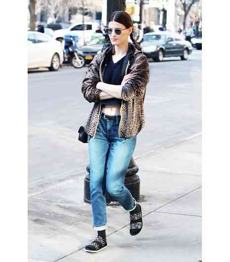 jacheta imprimata cu jeans boyfriend