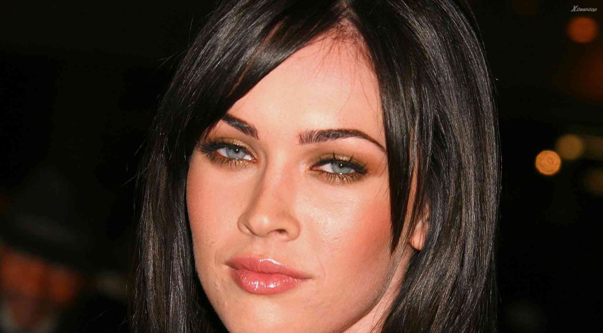 Megan-Fox- buze