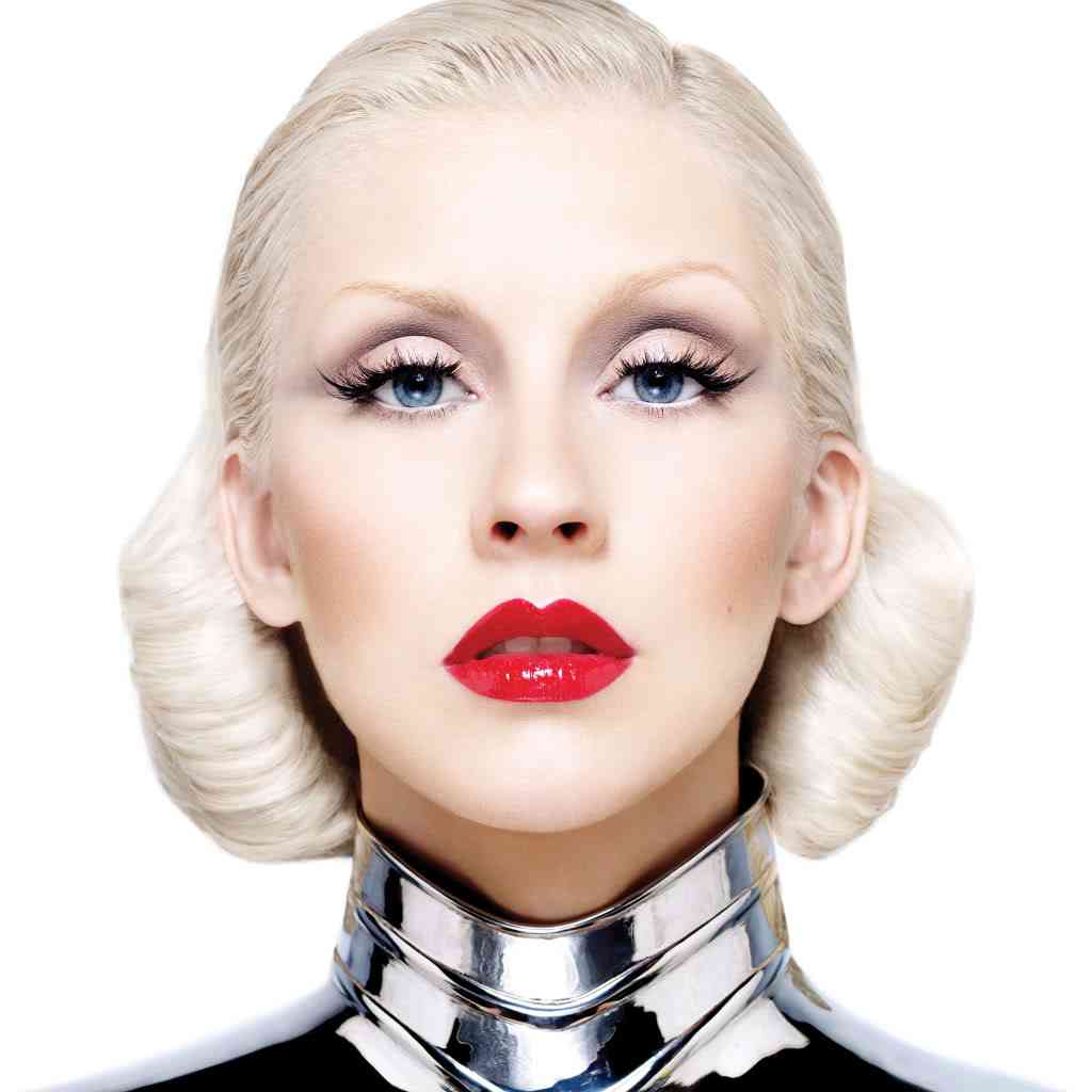 chrstina aguilera buze