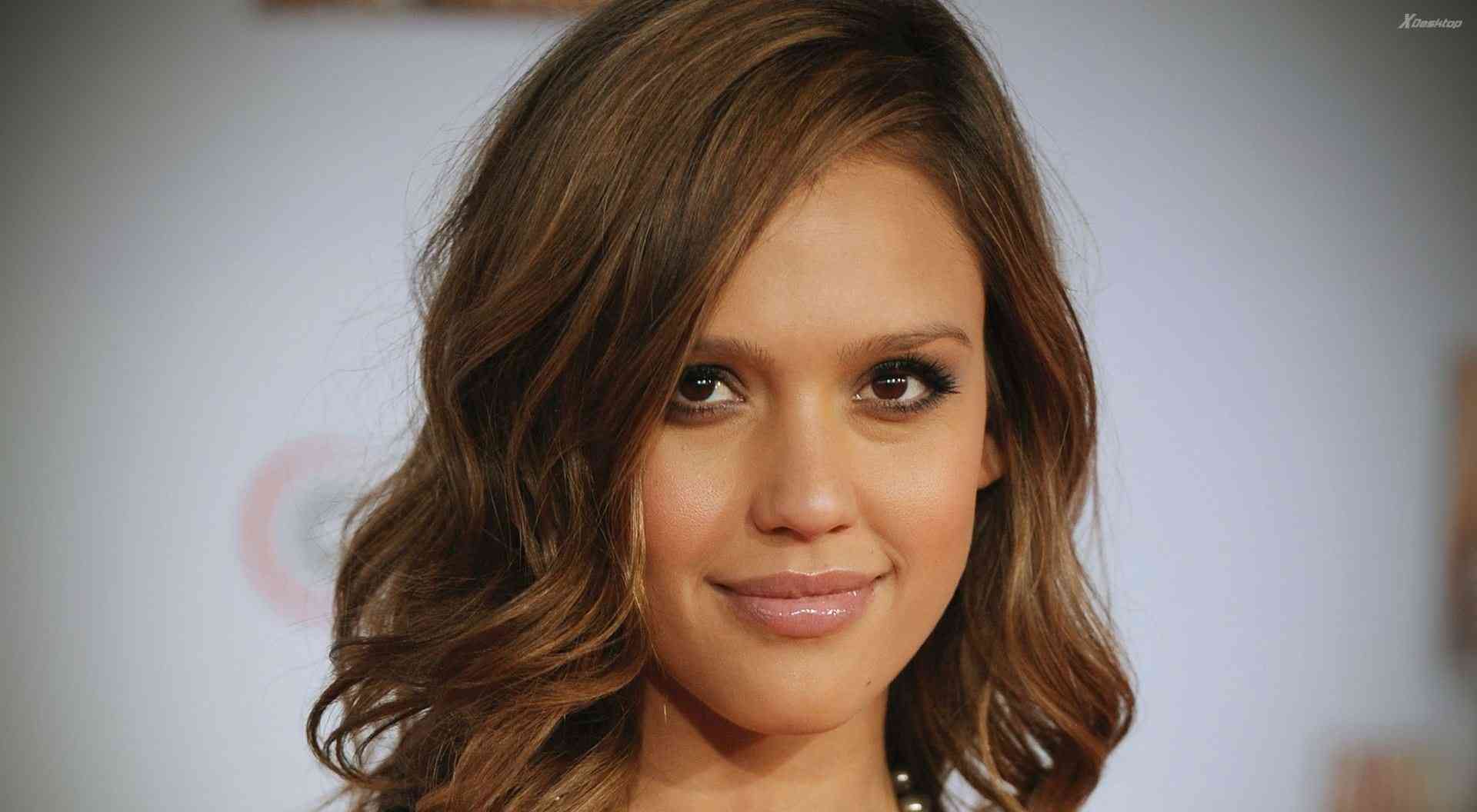 jessica alba buze