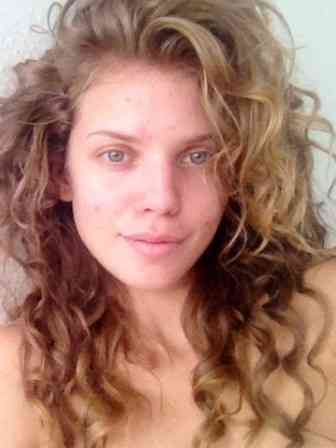 AnnaLynne-McCord-fara machiaj