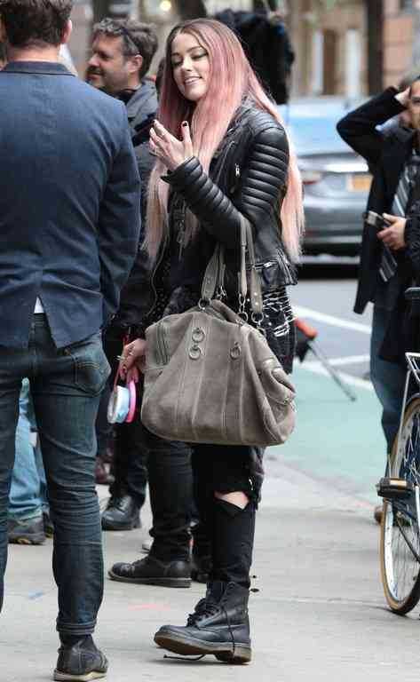 amber heard look rebel