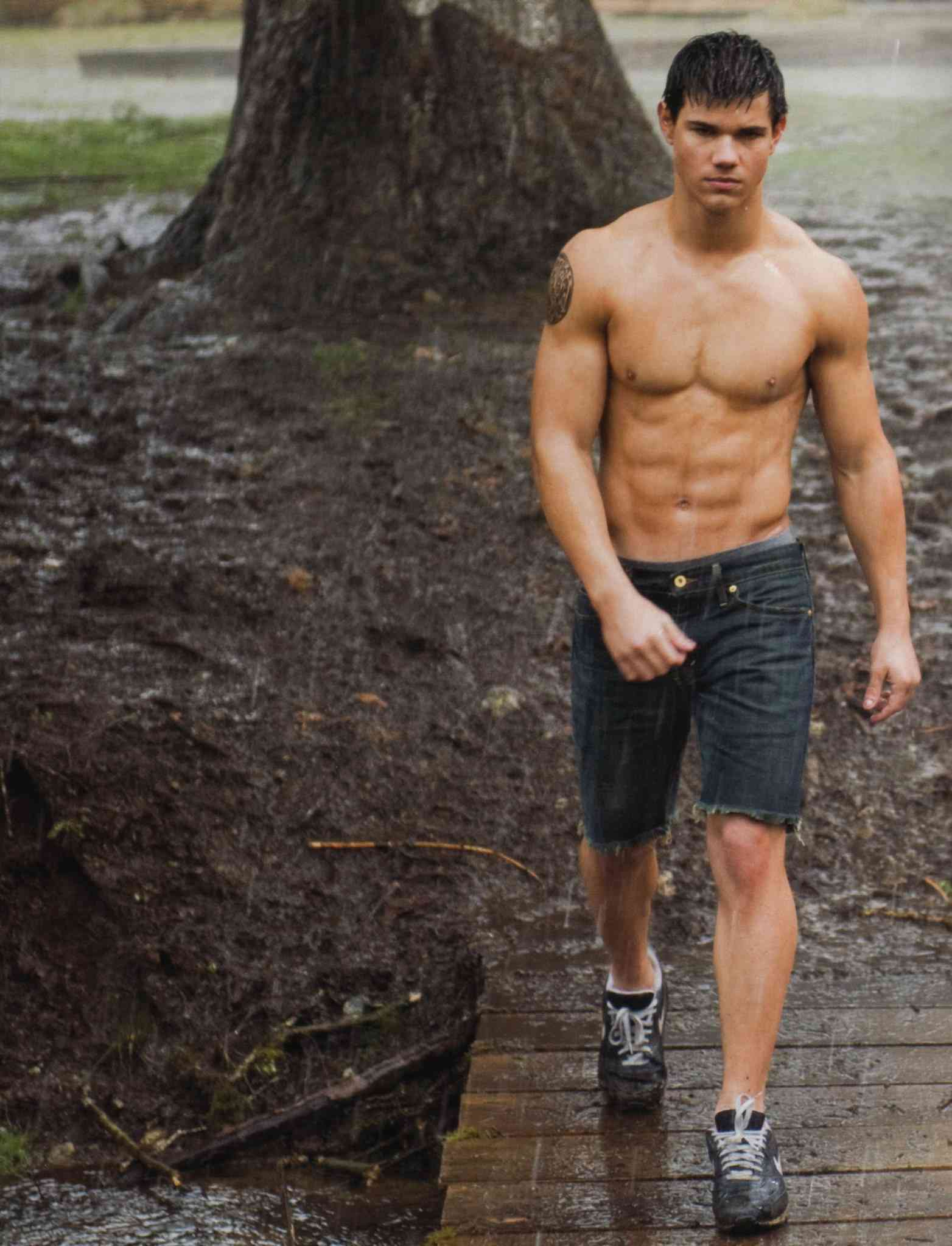 taylor lautner abdomen