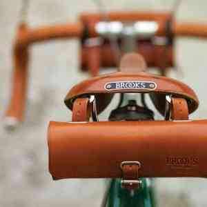 seile-de-biciclete-brooks-la-veloteca-o-marca-de-legenda-in-oferta-de-vacanta