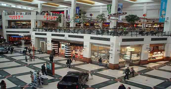 mall veranda se deschide in bucuresti