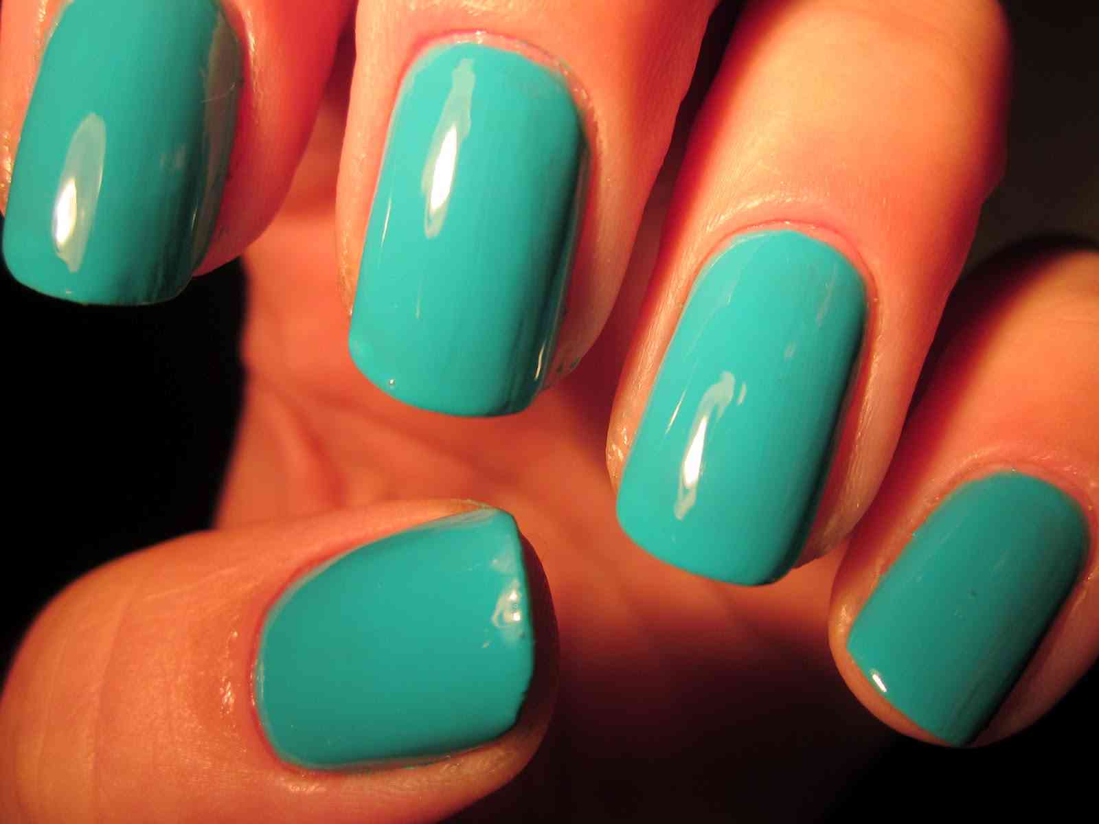 manichiura nude neon