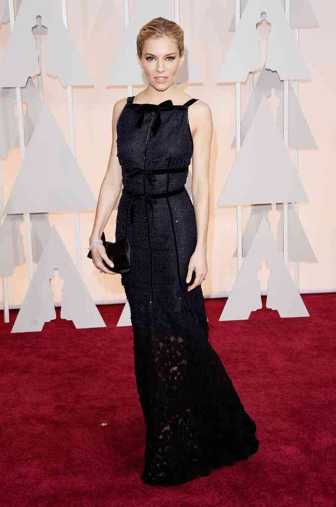 Sienna Miller in Oscar de la Renta