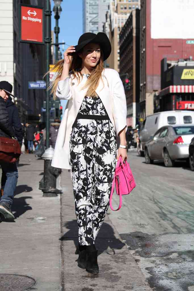 cum sa porti o salopeta in acest sezon10